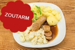 Zoutarme verse worst, bloemkool  bèchamel en aardappelen