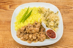 Ajam Pedis met sajoer lodeh en gele rijst