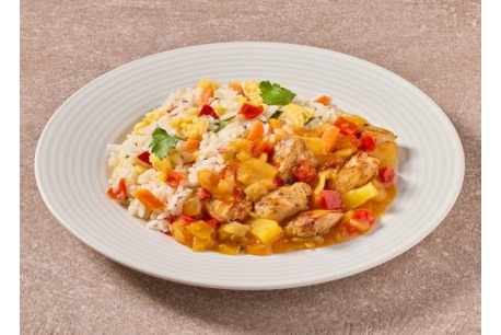 Nasi met kip in zoetzure saus