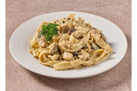 Tagliatelle met kip en bospaddenstoelenroomsaus