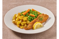 Lekkerbekje met worteltjes- en doperwtenmix en gebakken gekruide aardappelblokjes