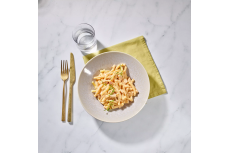 Natriumarme Macaroni met kalkoenham en kaassaus