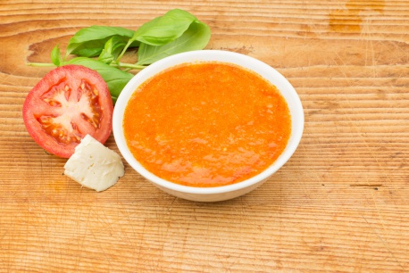 Italiaanse tomaat-mozzarellasoep