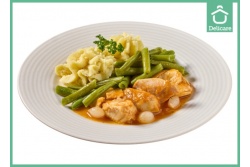 Natriumarme kip naar oma’s recept met sperzieboontjes, zilveruitjes en aardappelpuree
